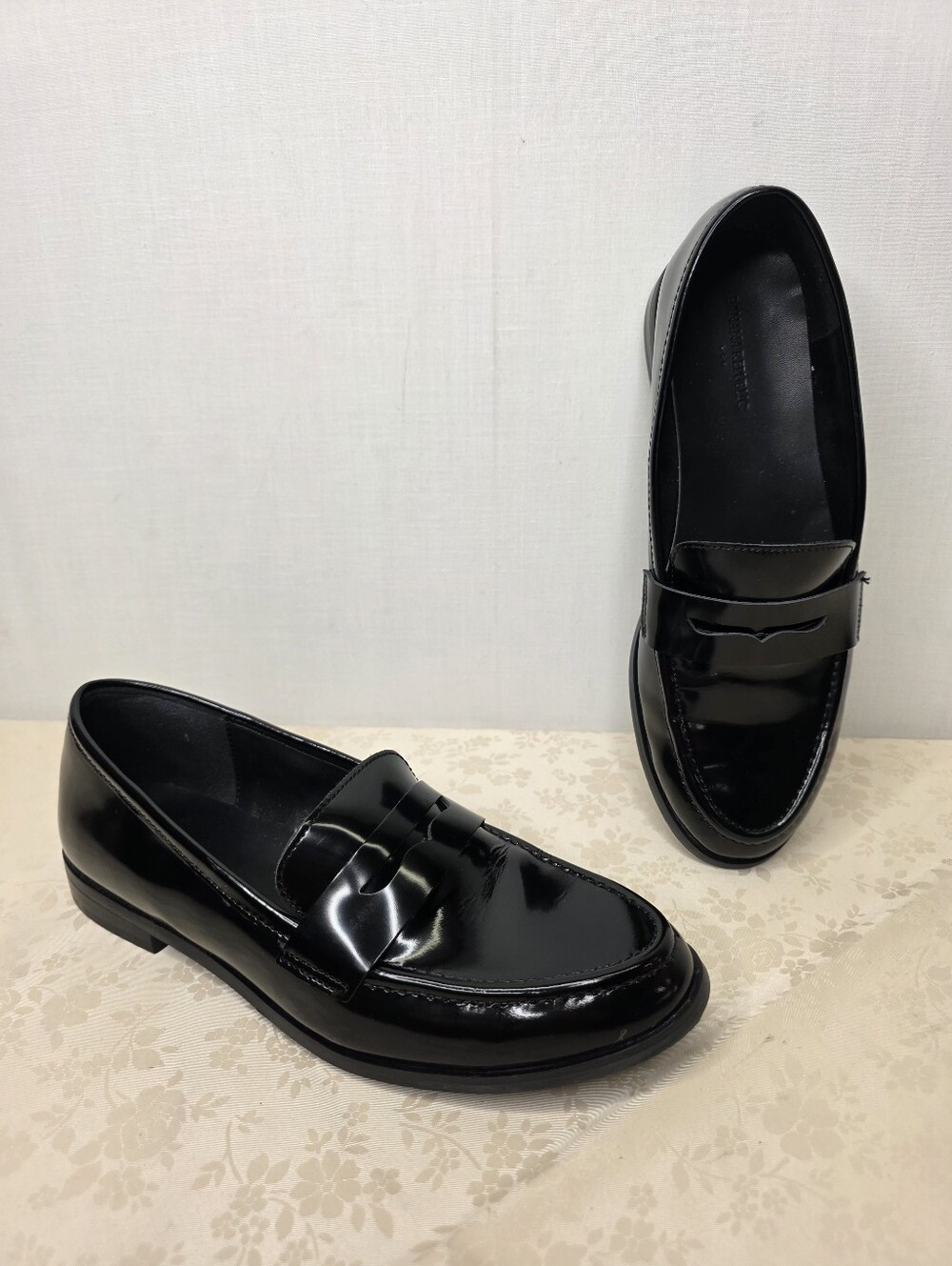 Banana Republic Black Leather Penny Loafers Size 7 Classic Preppy Minimalist